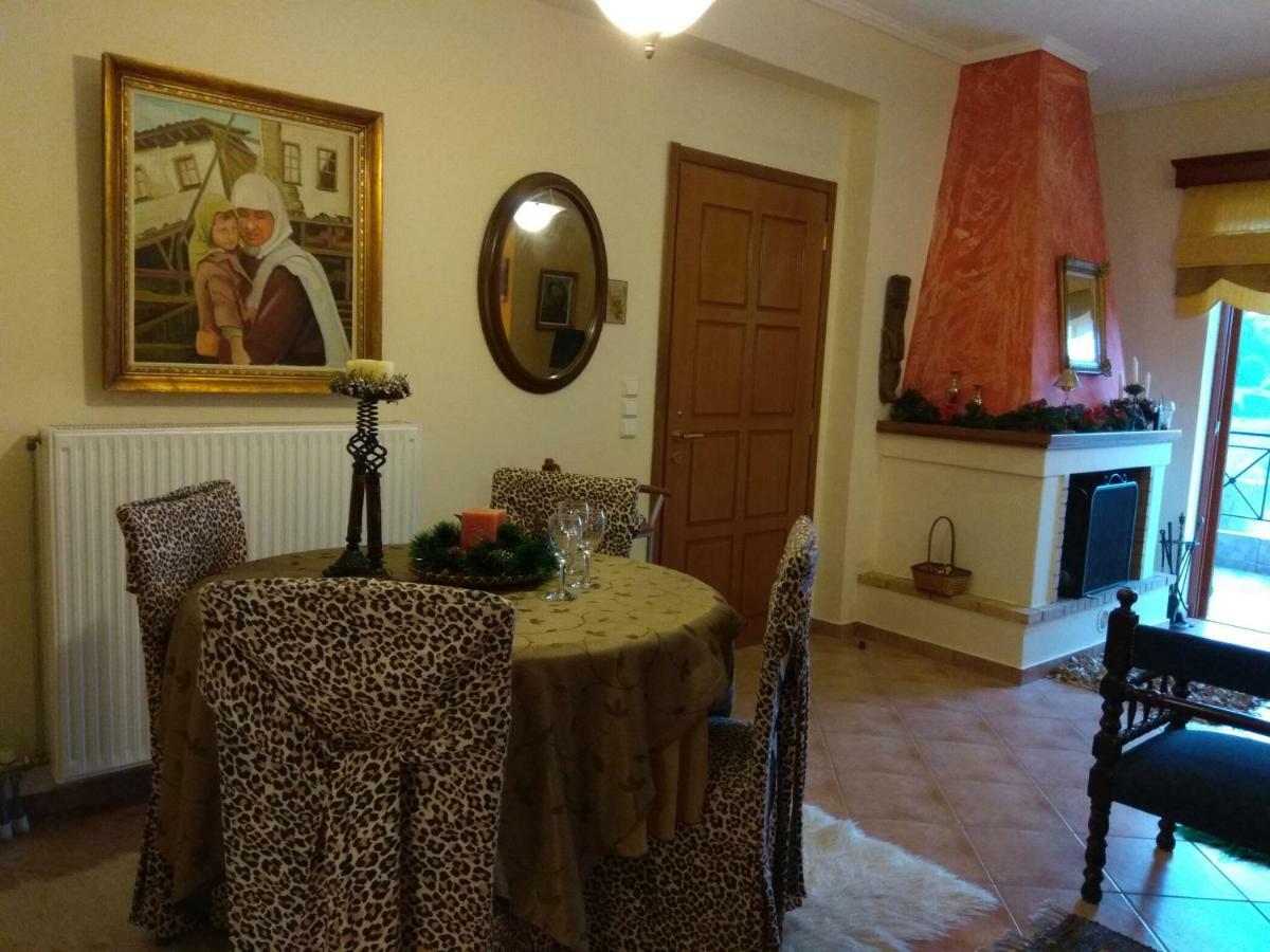 Mainades House Apartment วิตีนา ภายนอก รูปภาพ
