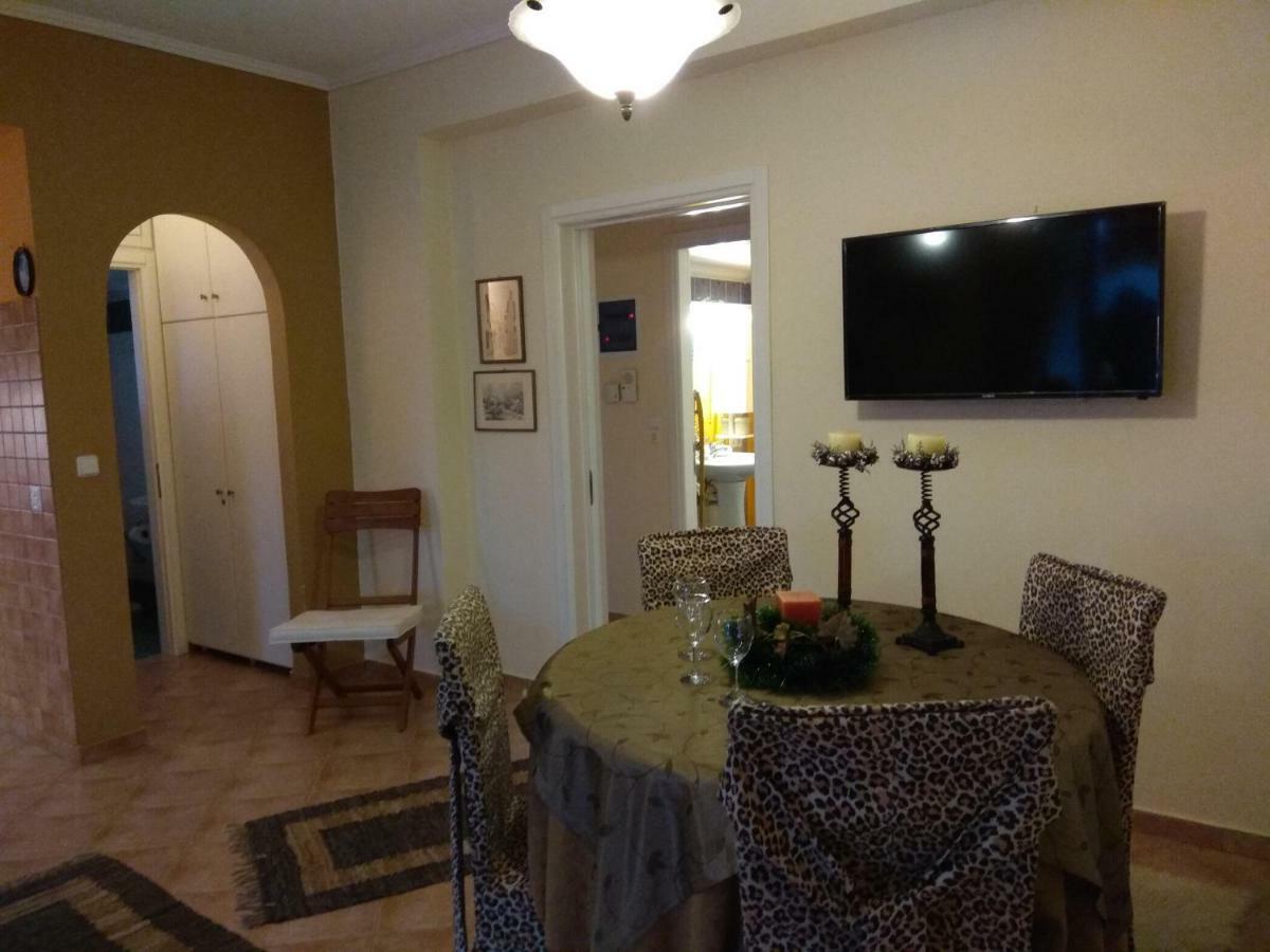 Mainades House Apartment วิตีนา ภายนอก รูปภาพ