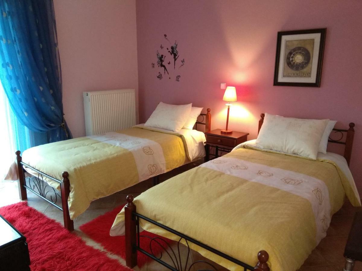 Mainades House Apartment วิตีนา ภายนอก รูปภาพ