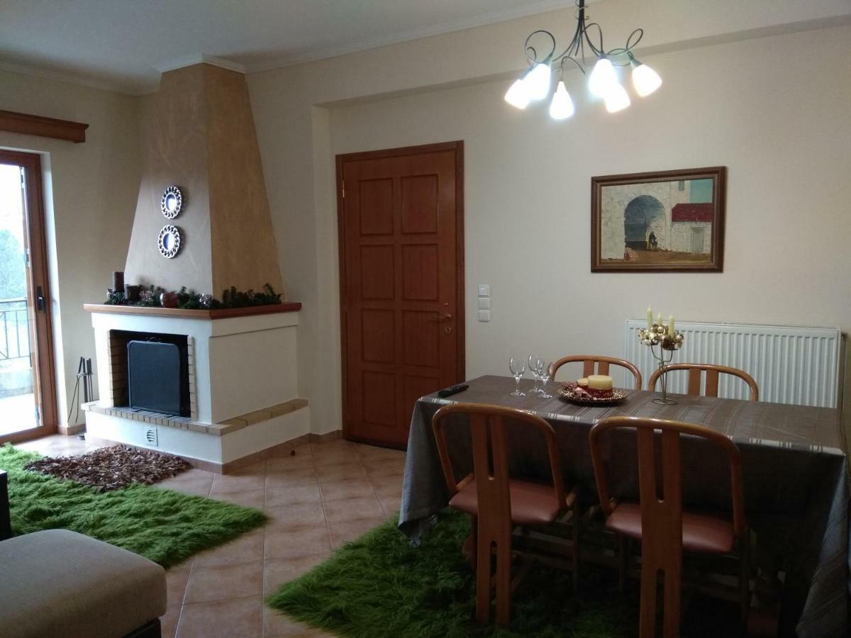 Mainades House Apartment วิตีนา ภายนอก รูปภาพ