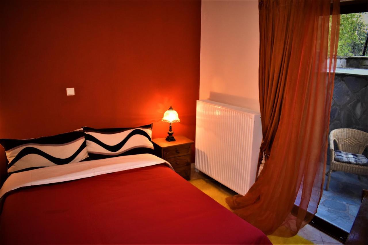 Mainades House Apartment วิตีนา ภายนอก รูปภาพ