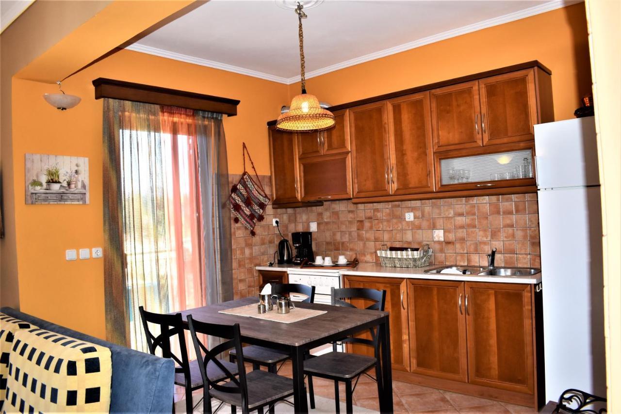 Mainades House Apartment วิตีนา ภายนอก รูปภาพ